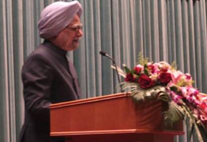 manmohan20131024120547_l