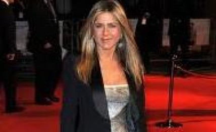 aniston20140103185910_l