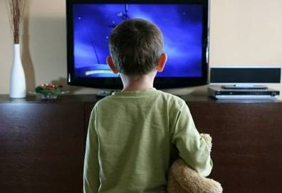 kid-watching-tv-20140318141726_l