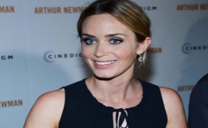 Emily-Blunt-gives-birth-to-a-daughter_st_th20140516152020_l