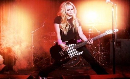 Avril-Lavigne-Rocking-Wallpaper-HD20140918140115_l