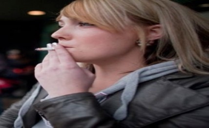 woman-smoking-cigarette-4_320151009122848_l