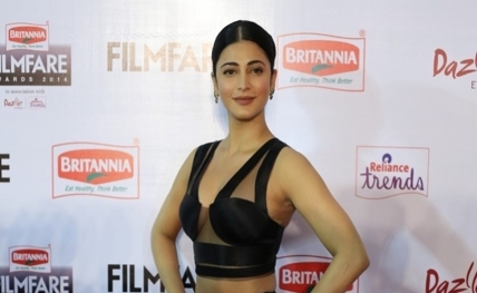 shruti20170420183649_l